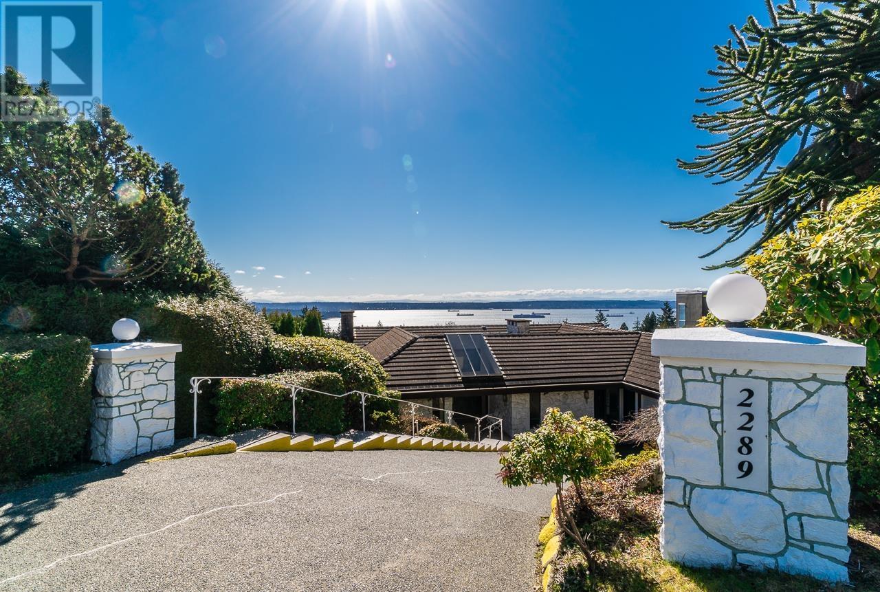 2289 Westhill Drive, West Vancouver, British Columbia  V7S 2Z2 - Photo 2 - R2829233