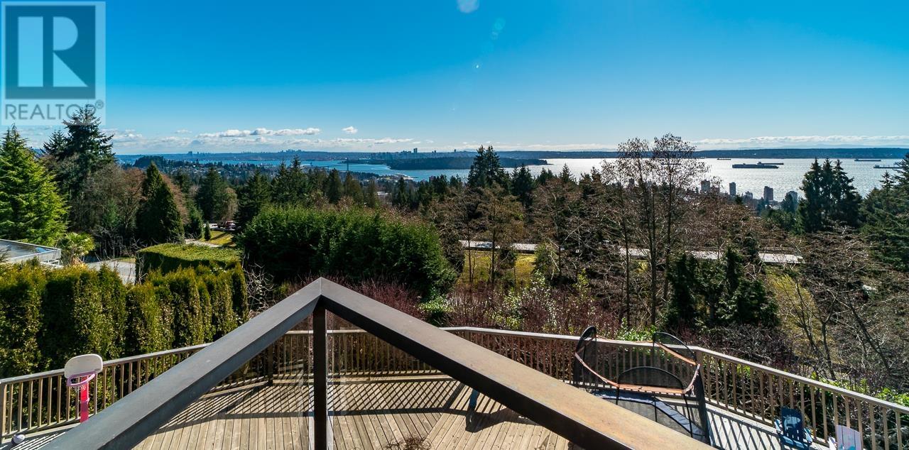 2289 Westhill Drive, West Vancouver, British Columbia  V7S 2Z2 - Photo 21 - R2829233