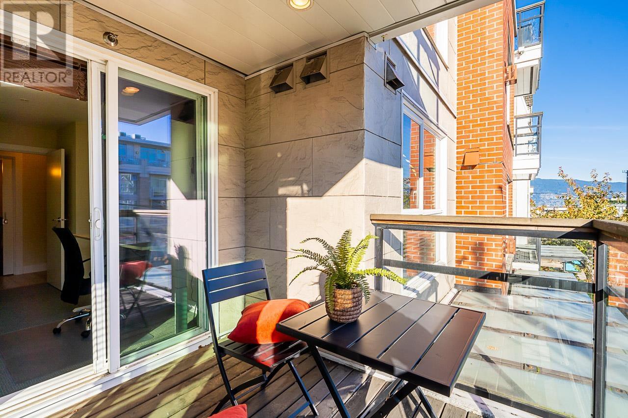 202 3611 W 18th Avenue, Vancouver, British Columbia  V6S 1B3 - Photo 2 - R2828578
