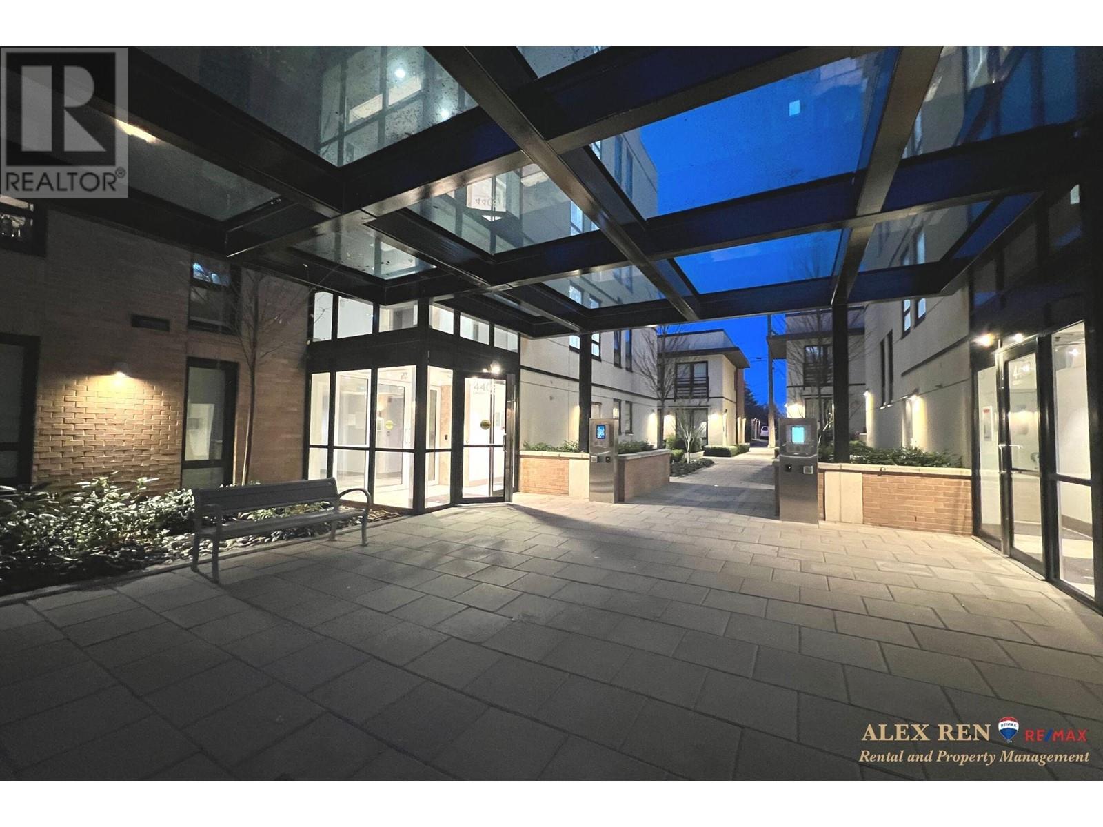 4408 Cambie Street, Vancouver, British Columbia  V5Y 0M2 - Photo 2 - R2829243