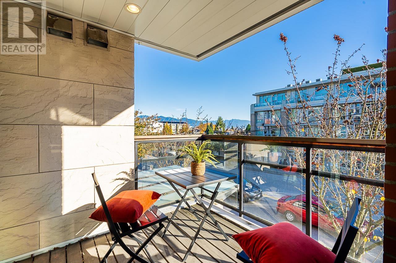 202 3611 W 18TH AVENUE, vancouver, British Columbia