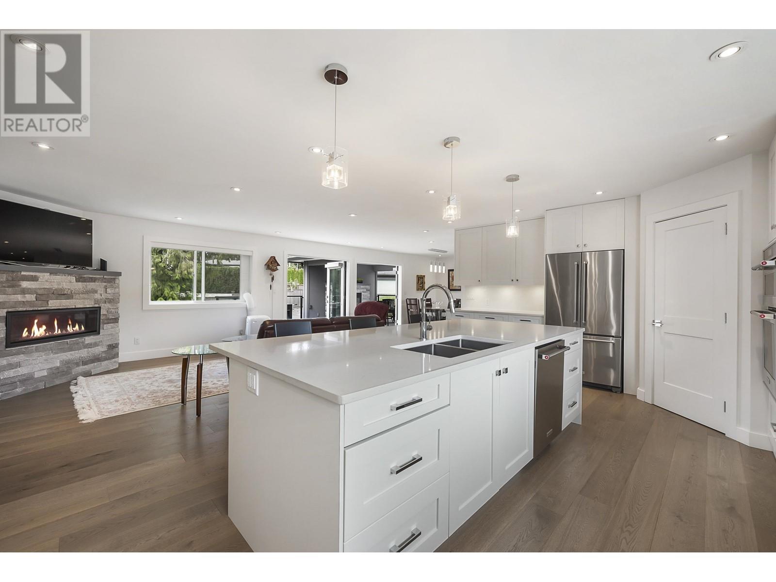 1727 Charland Avenue, Coquitlam, British Columbia  V3K 3L9 - Photo 5 - R2811660