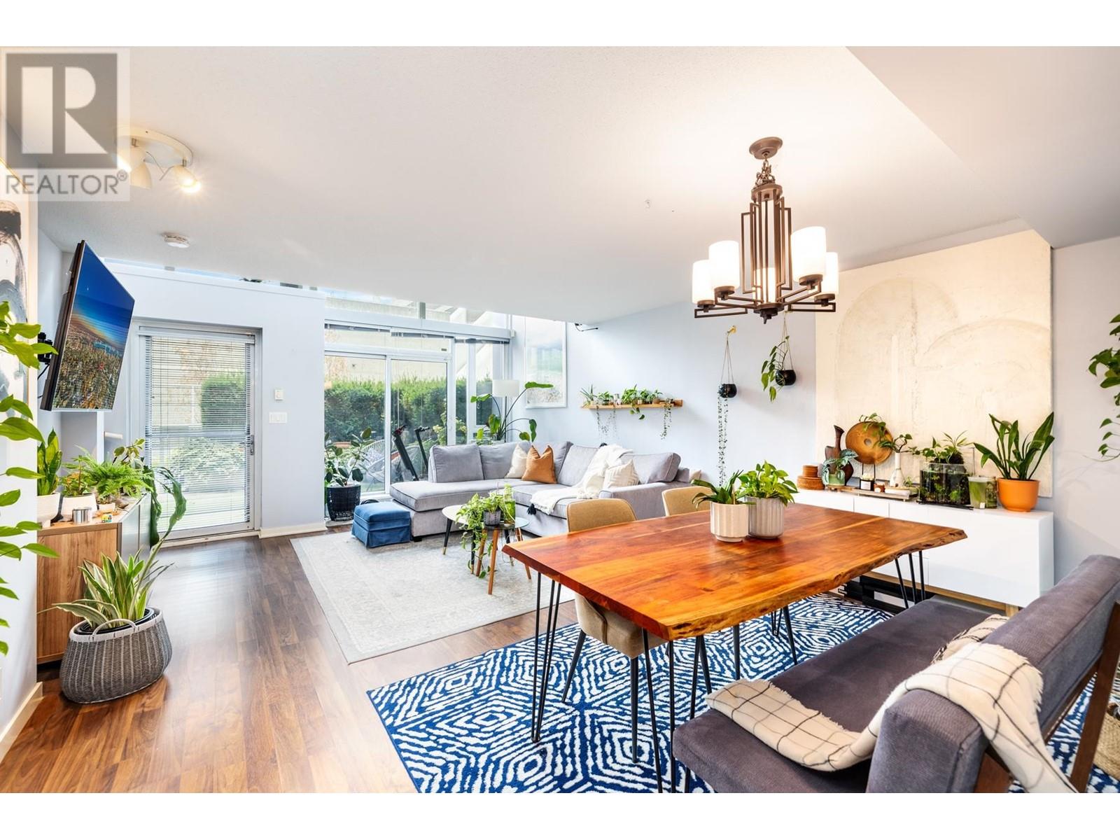 302 788 Hamilton Street, Vancouver, British Columbia  V6B 0E9 - Photo 4 - R2812262