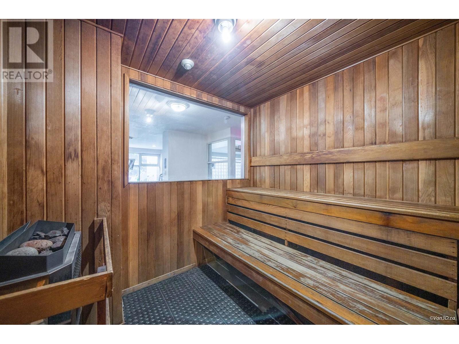 903 9623 Manchester Drive, Burnaby, British Columbia  V3N 4Y8 - Photo 3 - R2829071