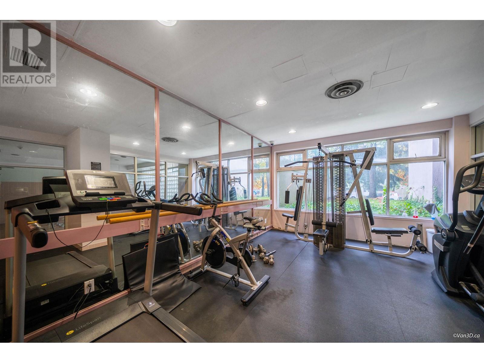 903 9623 Manchester Drive, Burnaby, British Columbia  V3N 4Y8 - Photo 5 - R2829071