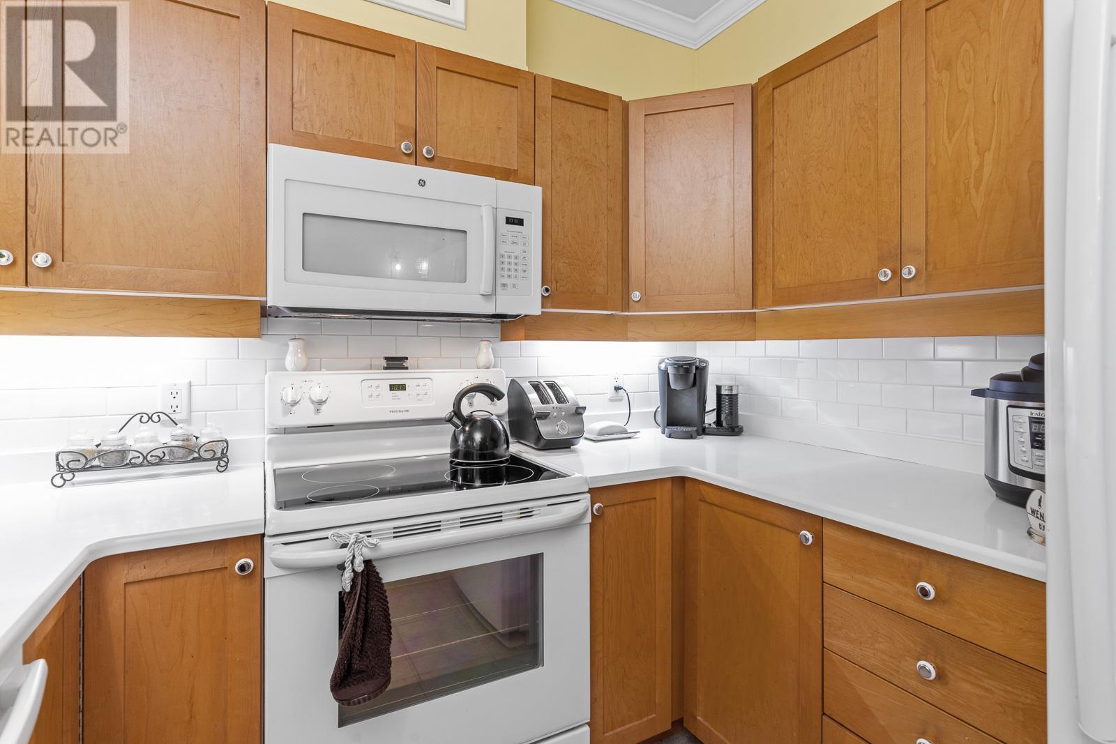 111 808 Sangster Place, New Westminster, British Columbia  V3L 5W3 - Photo 15 - R2829262