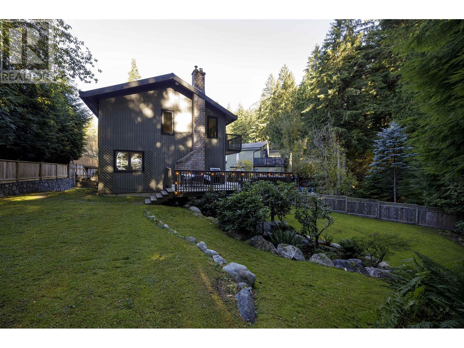 1069 Blue Grouse Way, North Vancouver, British Columbia  V7R 4N7 - Photo 9 - R2828550