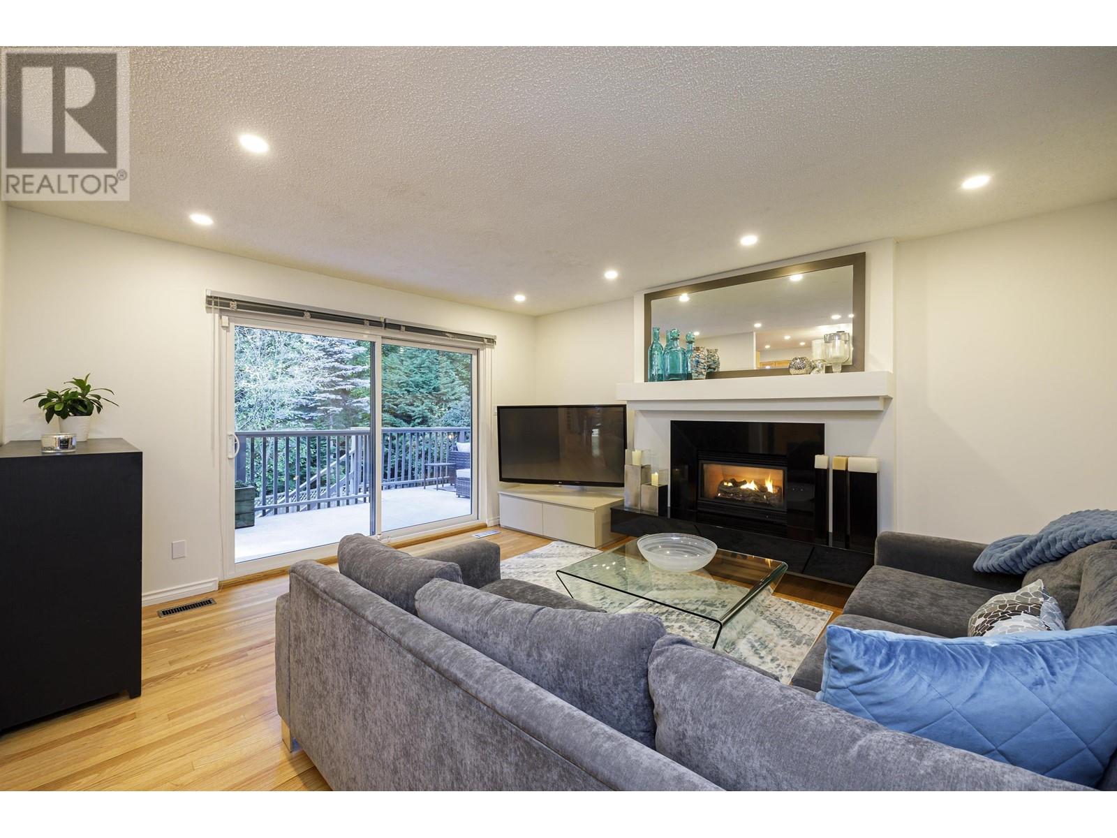 1069 Blue Grouse Way, North Vancouver, British Columbia  V7R 4N7 - Photo 14 - R2828550