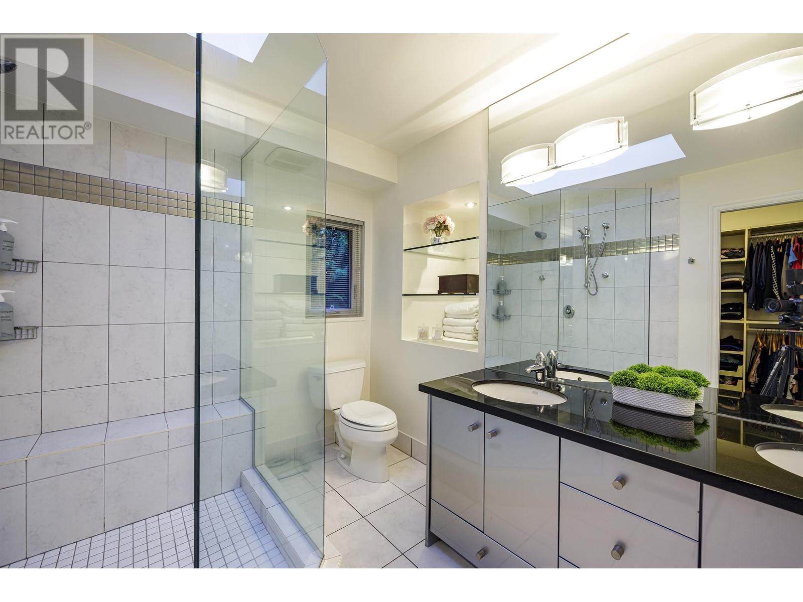 1069 Blue Grouse Way, North Vancouver, British Columbia  V7R 4N7 - Photo 36 - R2828550