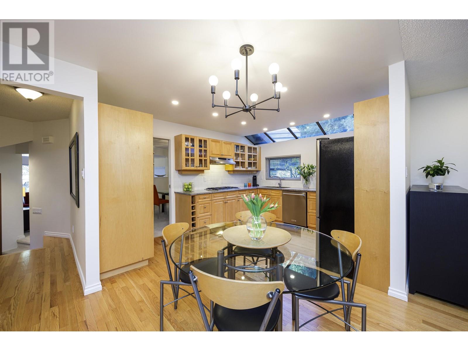 1069 Blue Grouse Way, North Vancouver, British Columbia  V7R 4N7 - Photo 15 - R2828550