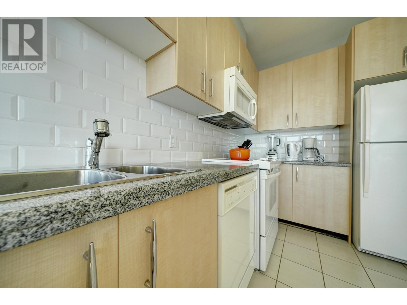 1701 7388 Sandborne Avenue, Burnaby, British Columbia  V3N 5C4 - Photo 15 - R2829279