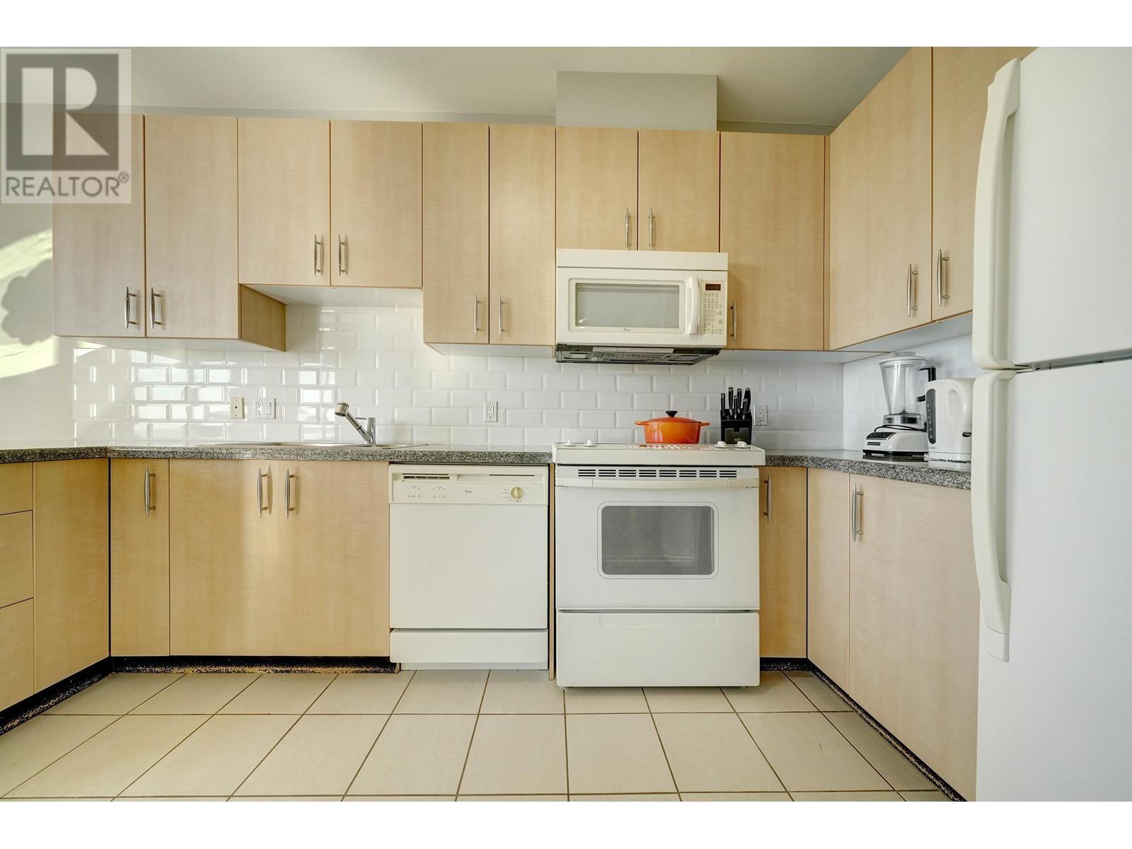 1701 7388 Sandborne Avenue, Burnaby, British Columbia  V3N 5C4 - Photo 16 - R2829279