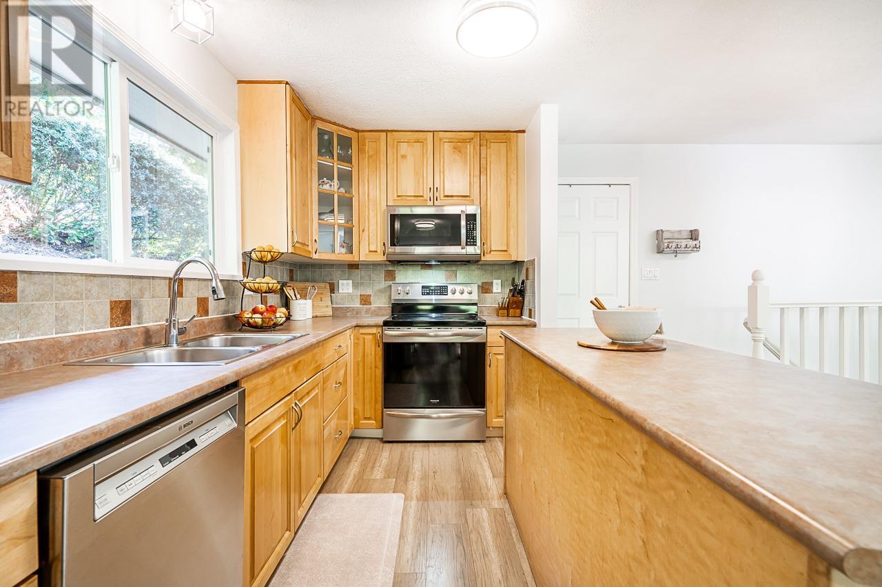 665 Foresthill Place, Port Moody, British Columbia  V3H 3A2 - Photo 21 - R2829268