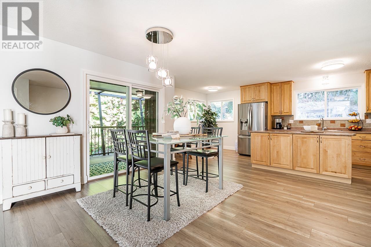 665 Foresthill Place, Port Moody, British Columbia  V3H 3A2 - Photo 3 - R2829268