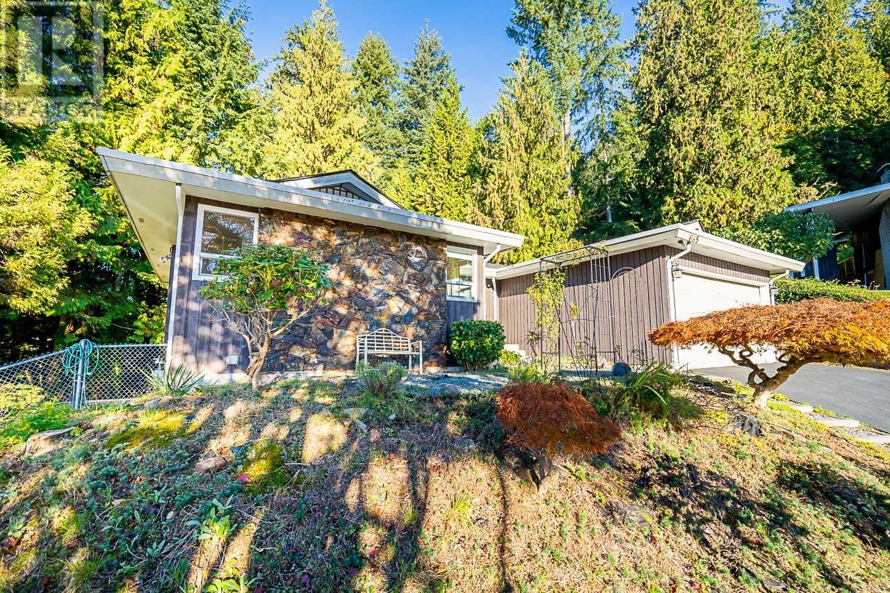 665 Foresthill Place, Port Moody, British Columbia  V3H 3A2 - Photo 16 - R2829268