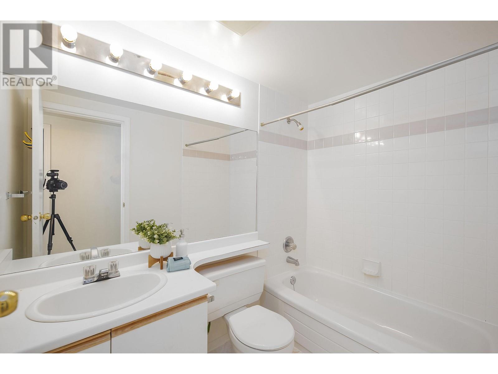 201 7700 Gilbert Road, Richmond, British Columbia  V7C 3W2 - Photo 13 - R2829255