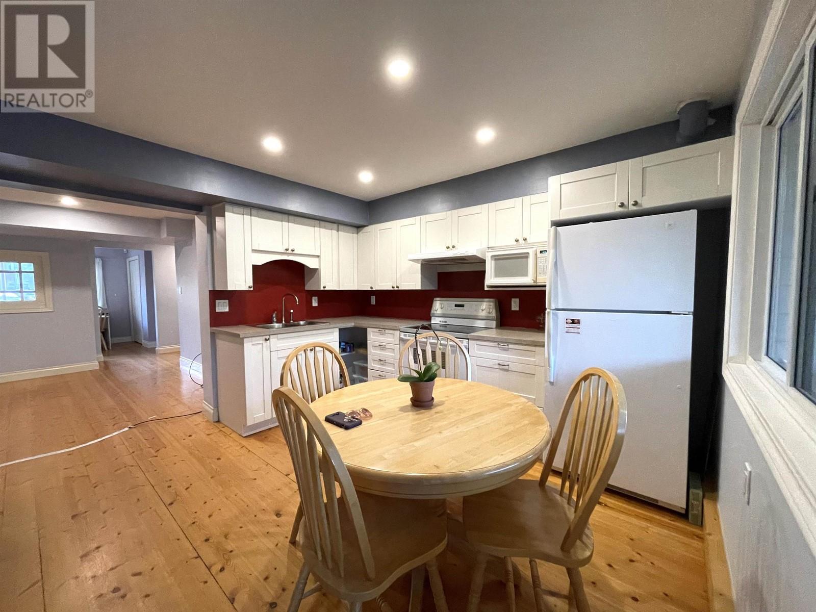 10880 Springwood Court, Richmond, British Columbia  V7E 1Y1 - Photo 9 - R2828509