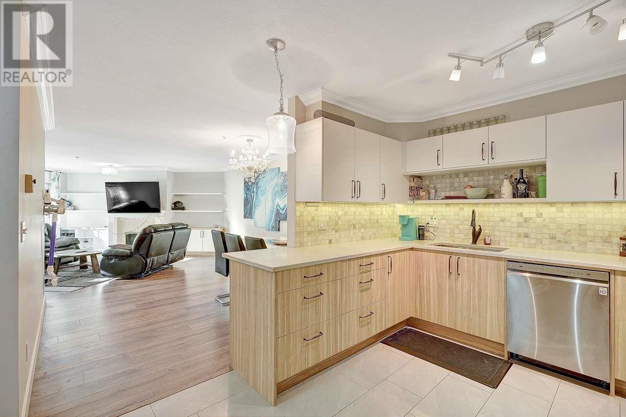 302 25 Richmond Street, New Westminster, British Columbia  V3L 5P9 - Photo 6 - R2827856