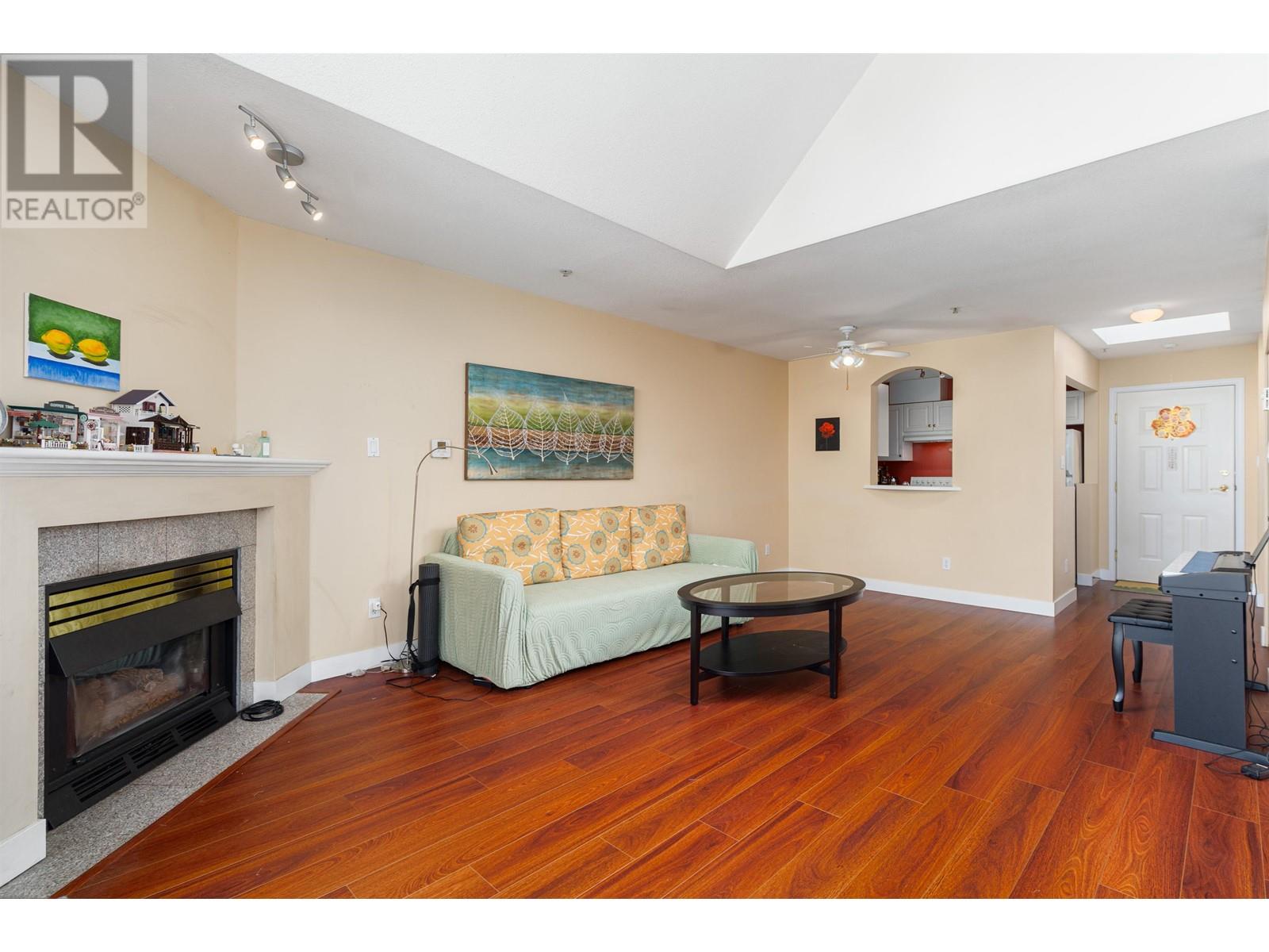 409 3628 Rae Avenue, Vancouver, British Columbia  V5R 2P5 - Photo 5 - R2828999