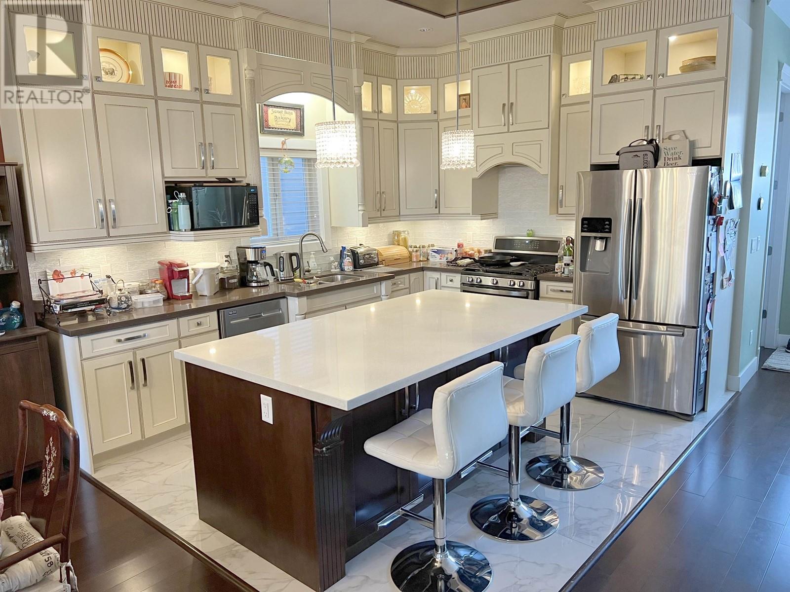 1401 Trafalgar Street, Coquitlam, British Columbia  V3E 0H5 - Photo 4 - R2827276