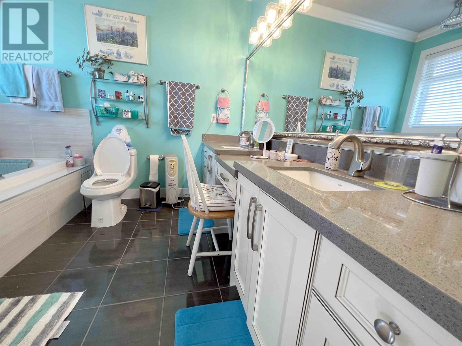 1401 Trafalgar Street, Coquitlam, British Columbia  V3E 0H5 - Photo 9 - R2827276