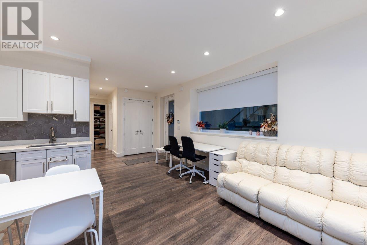 2520 Lloyd Avenue, North Vancouver, British Columbia  V7R 3X1 - Photo 36 - R2829310