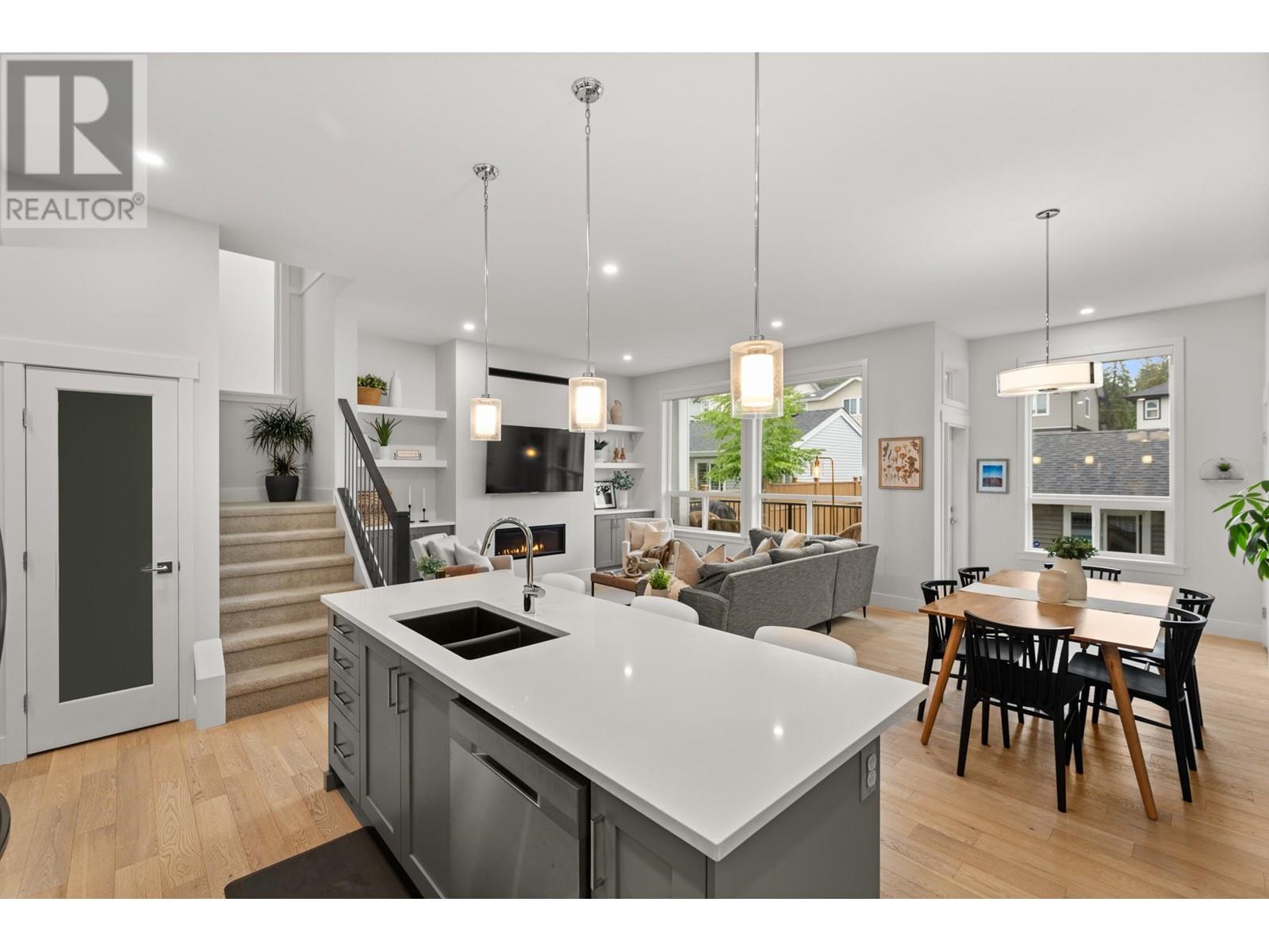 1241 Mitchell Street, Coquitlam, British Columbia  V3B 2W7 - Photo 11 - R2824324