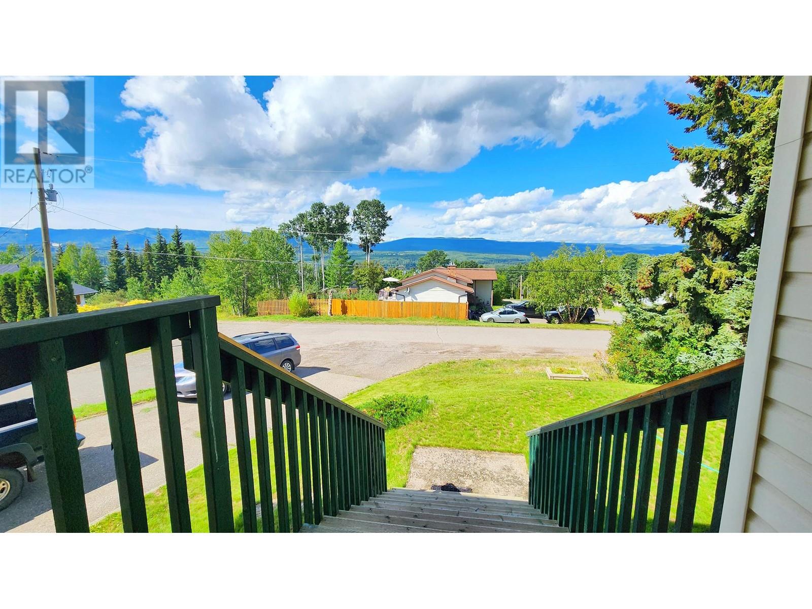 290 Hill Street, Burns Lake, British Columbia  V0J 1E0 - Photo 2 - R2810020