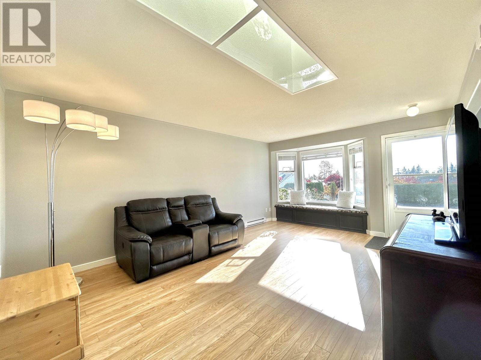 22 767 North Road, Gibsons, British Columbia  V0N 1V9 - Photo 2 - R2829313