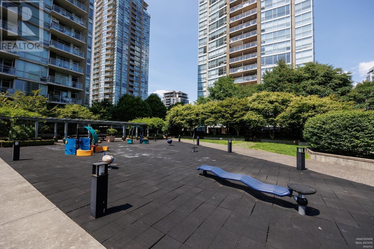 2606 2968 Glen Drive, Coquitlam, British Columbia  V3B 0C4 - Photo 17 - R2829351