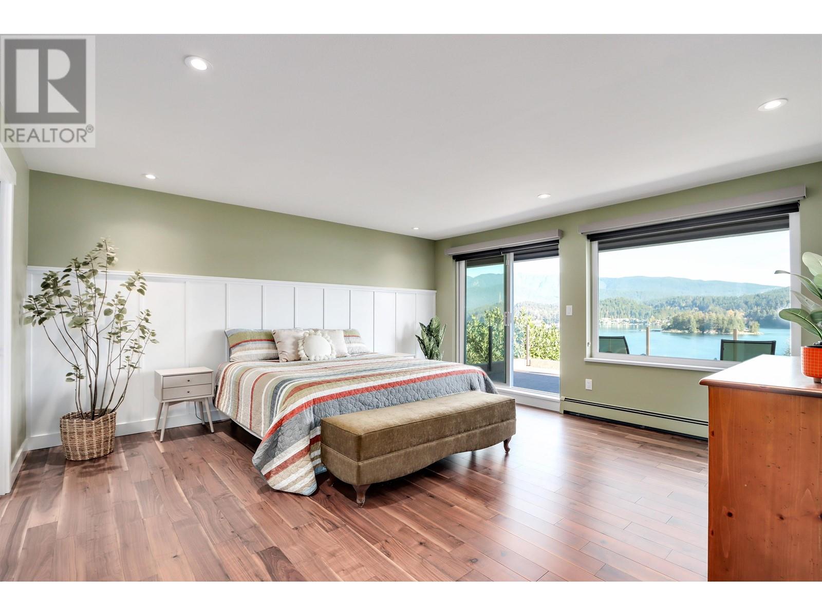 654 Roslyn Boulevard, North Vancouver, British Columbia  V7G 1P3 - Photo 14 - R2829322