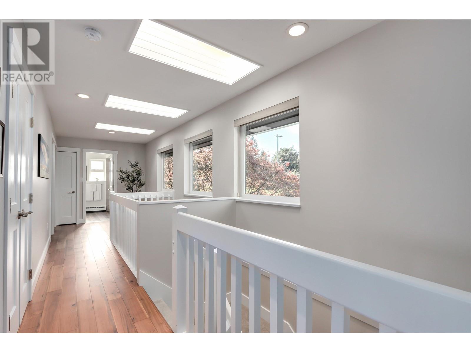 654 Roslyn Boulevard, North Vancouver, British Columbia  V7G 1P3 - Photo 16 - R2829322