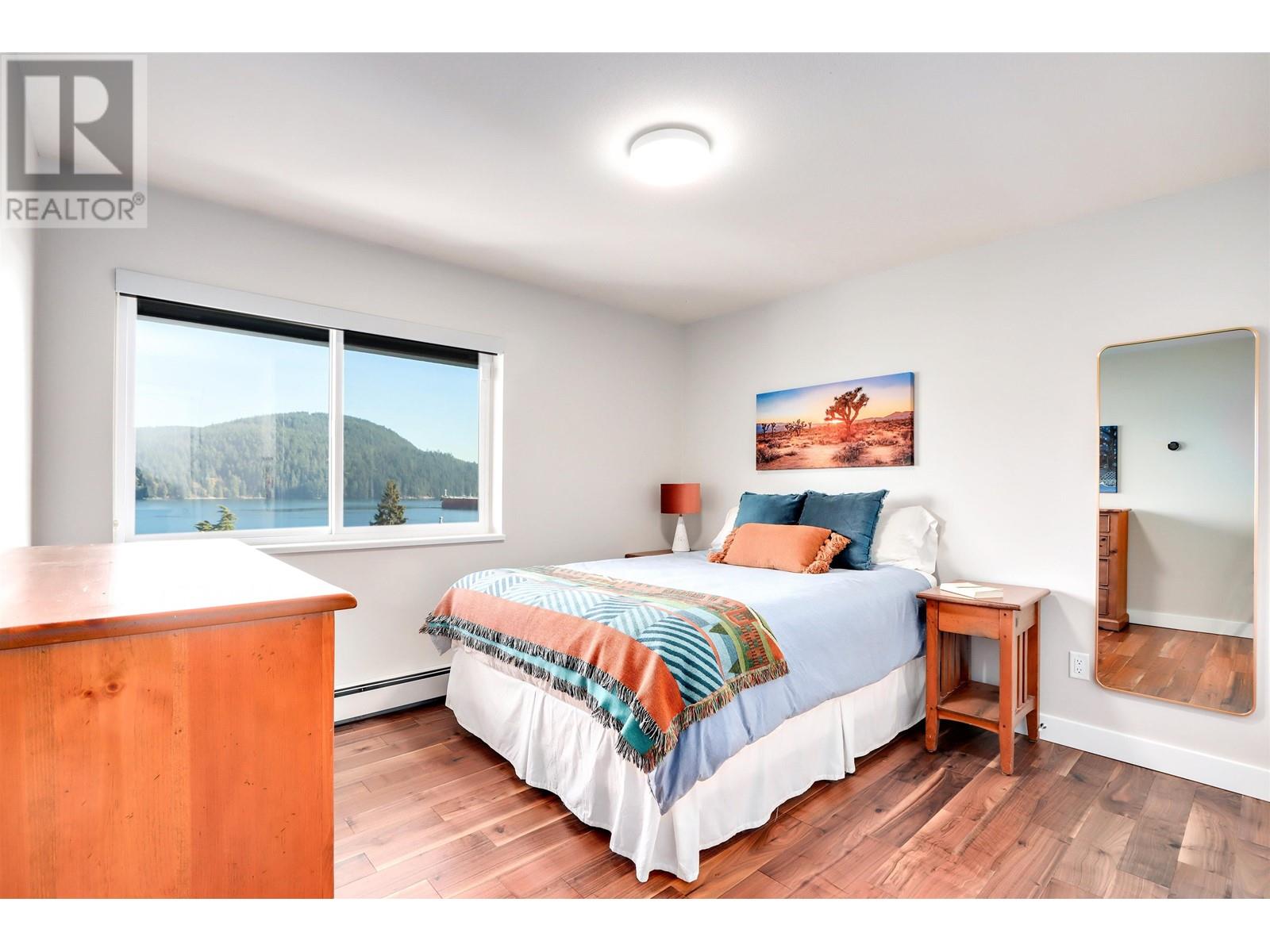 654 Roslyn Boulevard, North Vancouver, British Columbia  V7G 1P3 - Photo 19 - R2829322