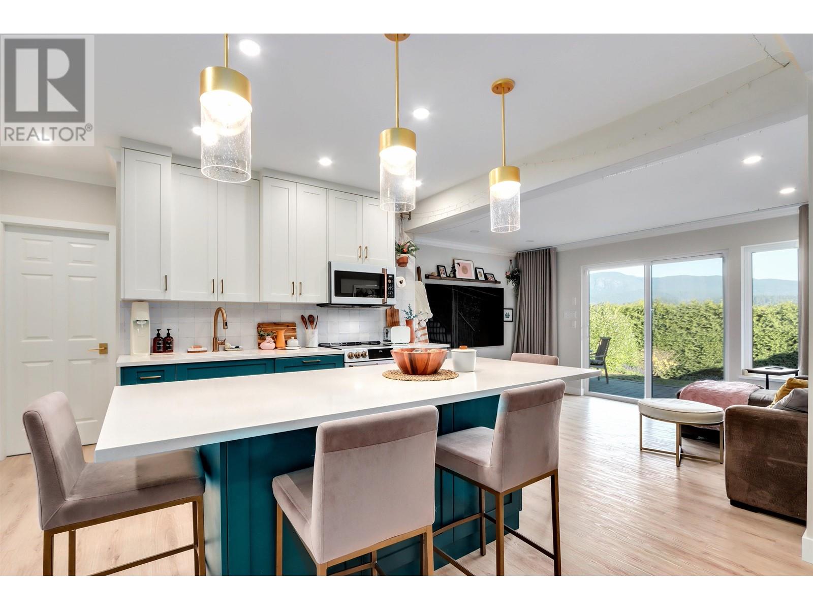 654 Roslyn Boulevard, North Vancouver, British Columbia  V7G 1P3 - Photo 21 - R2829322