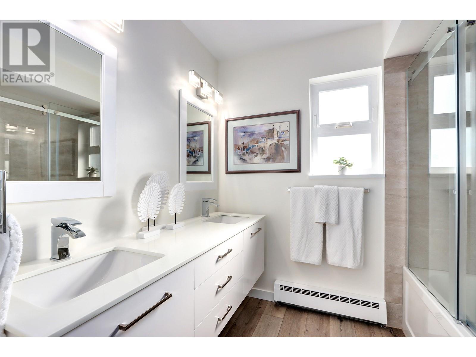 654 Roslyn Boulevard, North Vancouver, British Columbia  V7G 1P3 - Photo 24 - R2829322