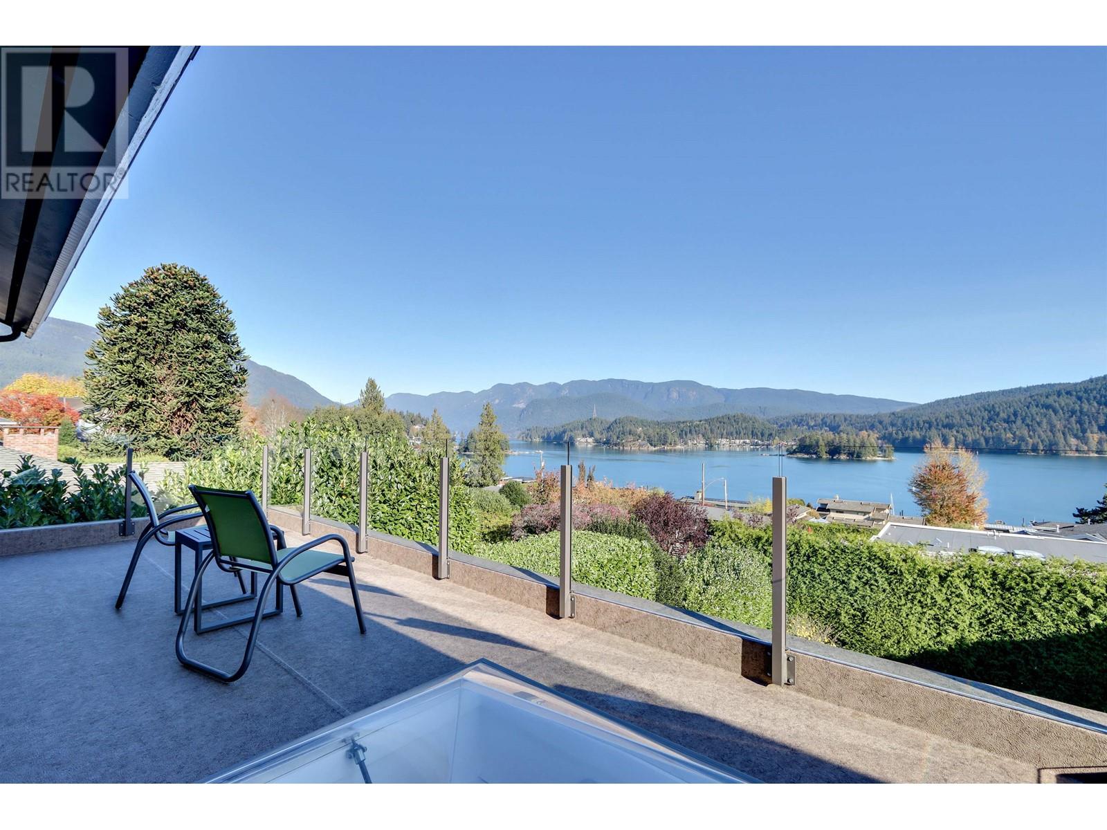 654 Roslyn Boulevard, North Vancouver, British Columbia  V7G 1P3 - Photo 31 - R2829322