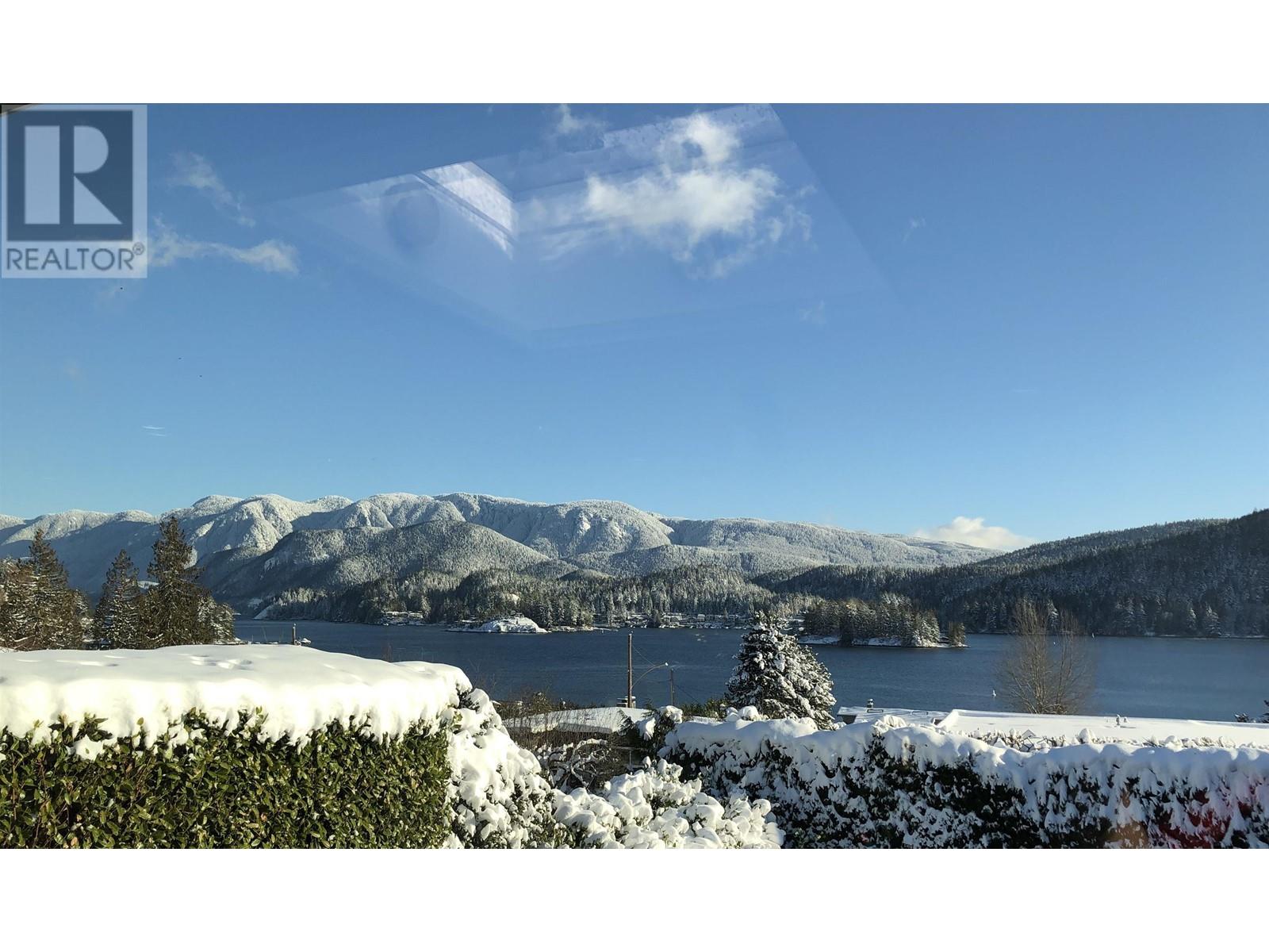 654 Roslyn Boulevard, North Vancouver, British Columbia  V7G 1P3 - Photo 37 - R2829322