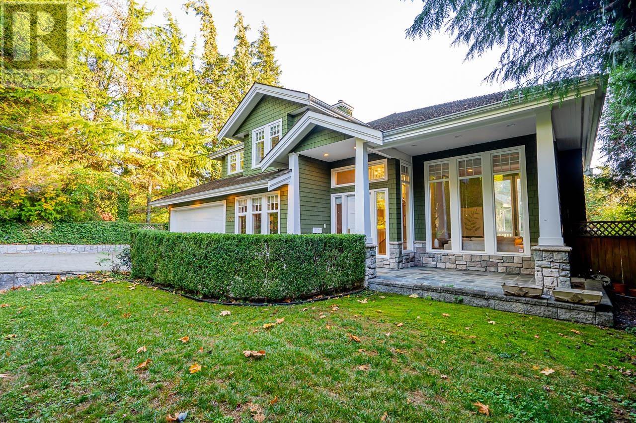 550 Keith Road, West Vancouver, British Columbia  V7T 1L7 - Photo 2 - R2829342