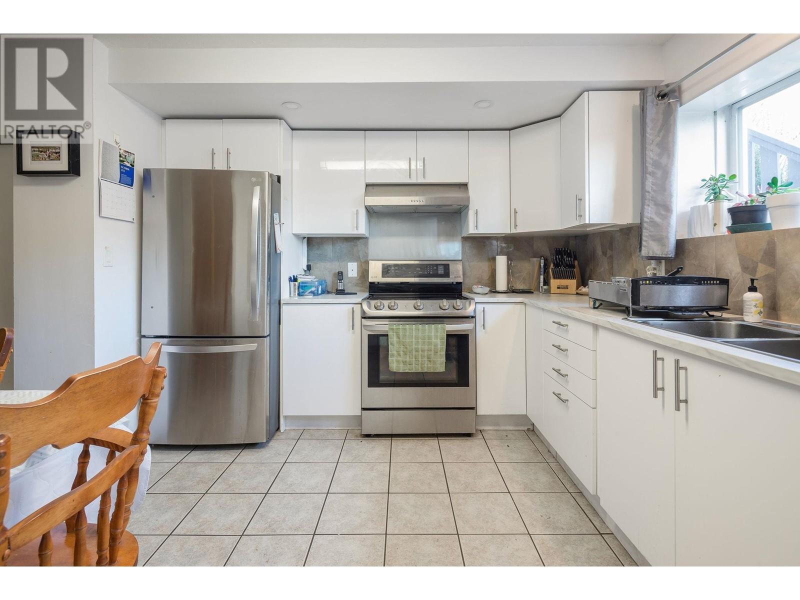 1004 Springer Avenue, Burnaby, British Columbia  V5B 3L7 - Photo 12 - R2829375