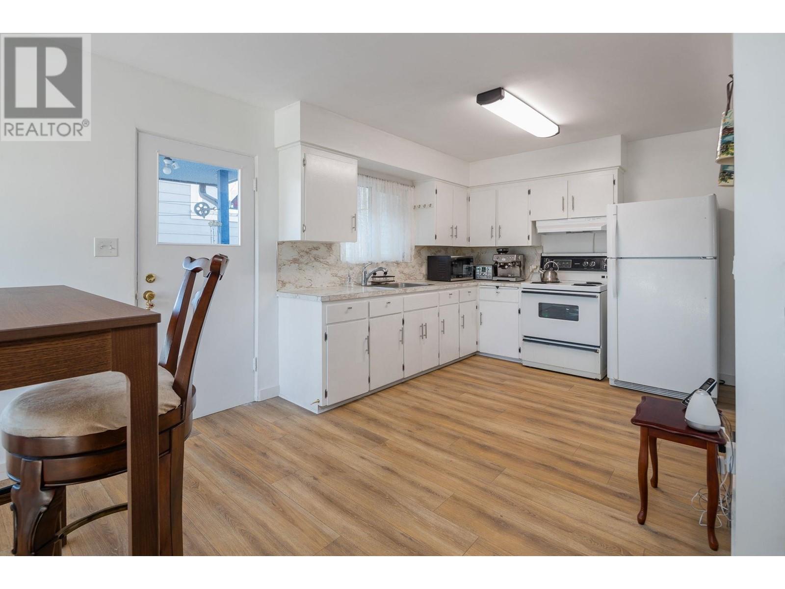 1004 Springer Avenue, Burnaby, British Columbia  V5B 3L7 - Photo 17 - R2829375