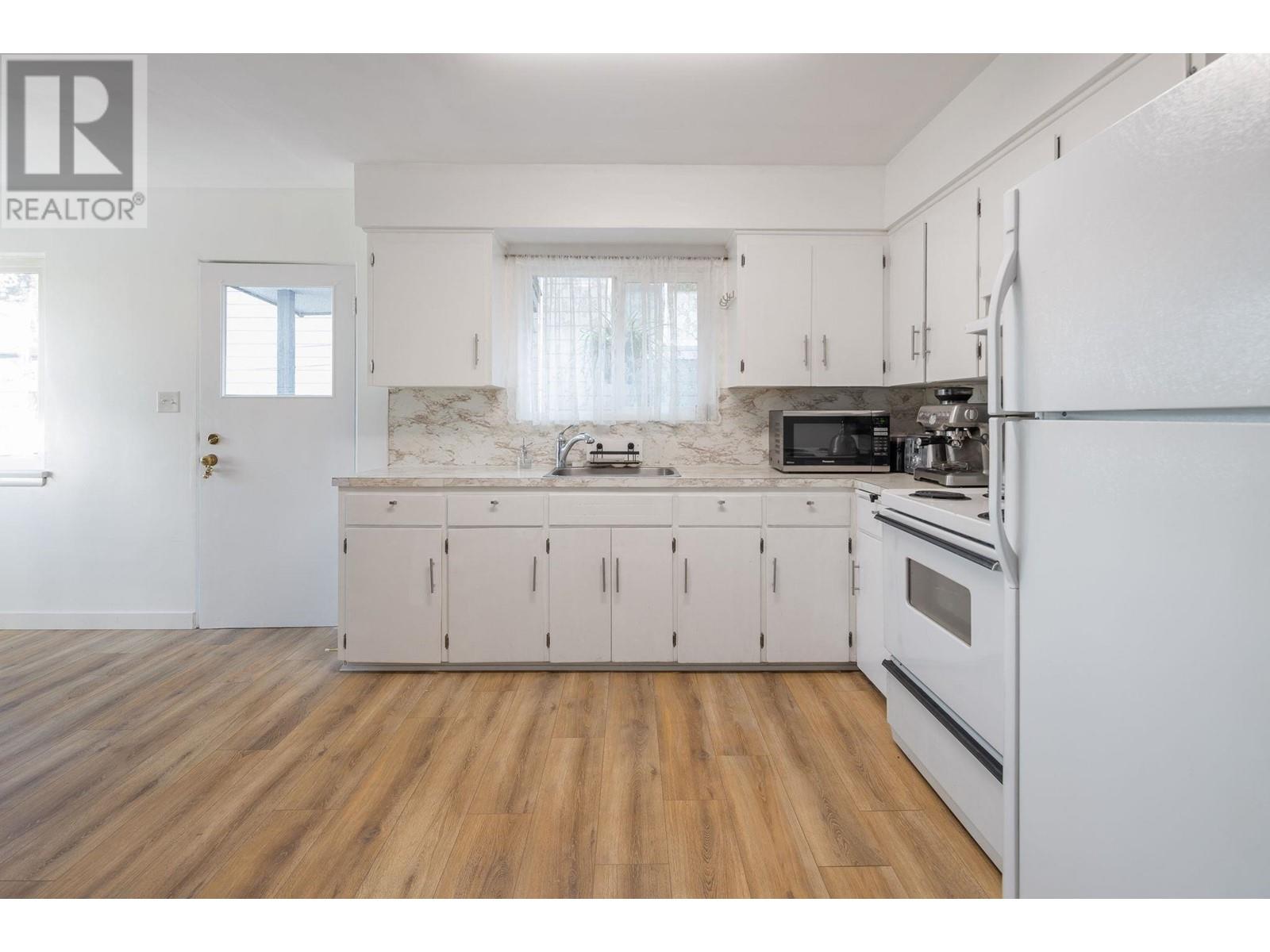 1004 Springer Avenue, Burnaby, British Columbia  V5B 3L7 - Photo 19 - R2829375