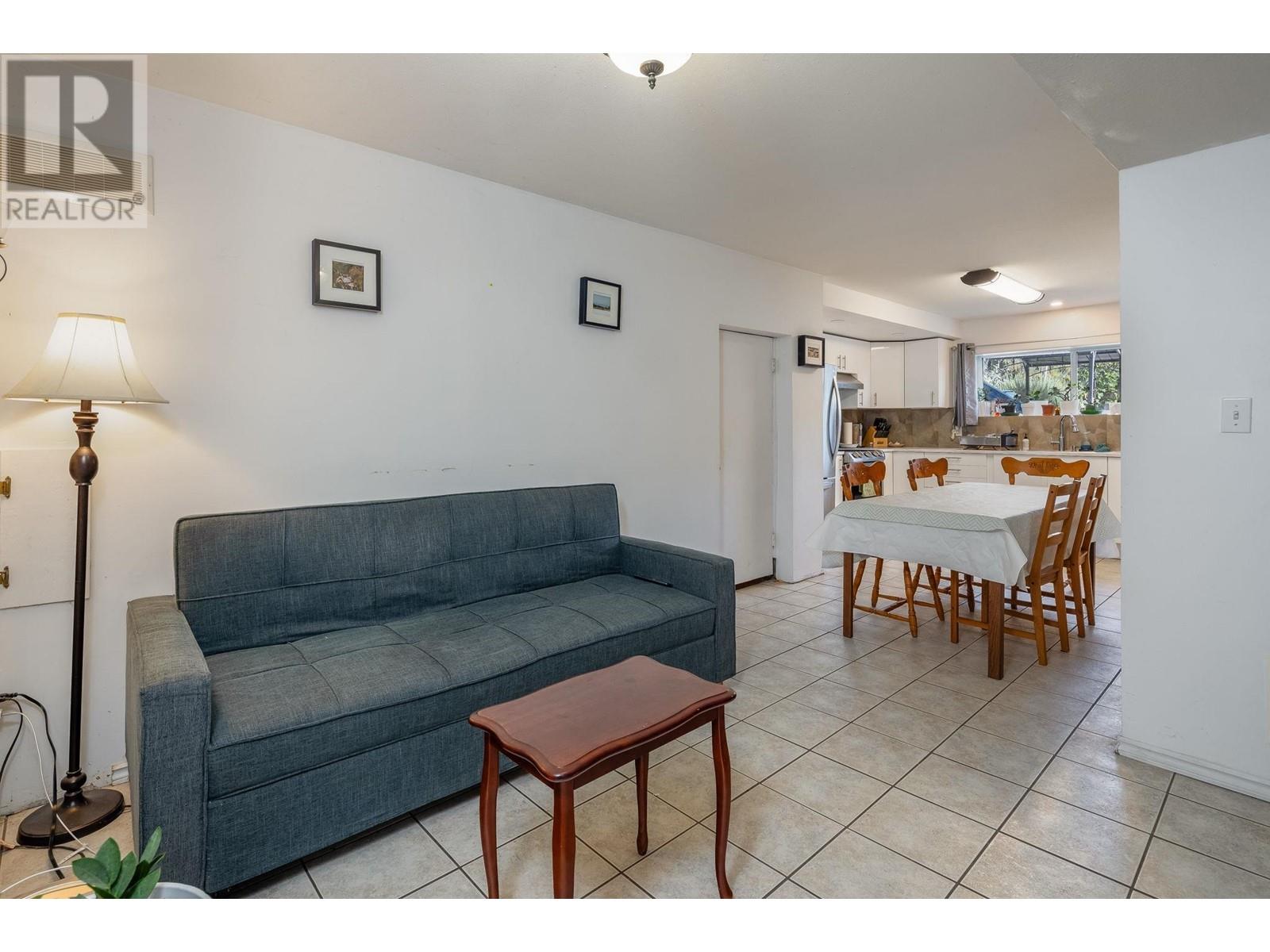 1004 Springer Avenue, Burnaby, British Columbia  V5B 3L7 - Photo 8 - R2829375