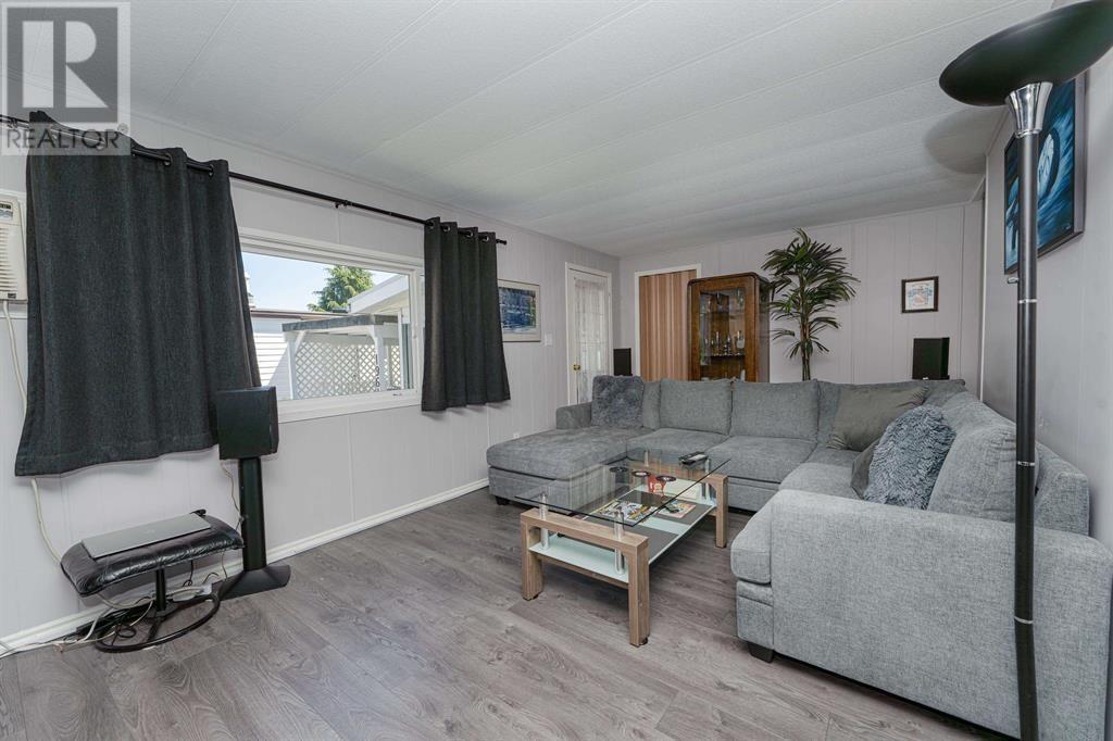 19648 Pinetree Lane, Pitt Meadows, British Columbia  V3Y 1Z3 - Photo 6 - R2829383