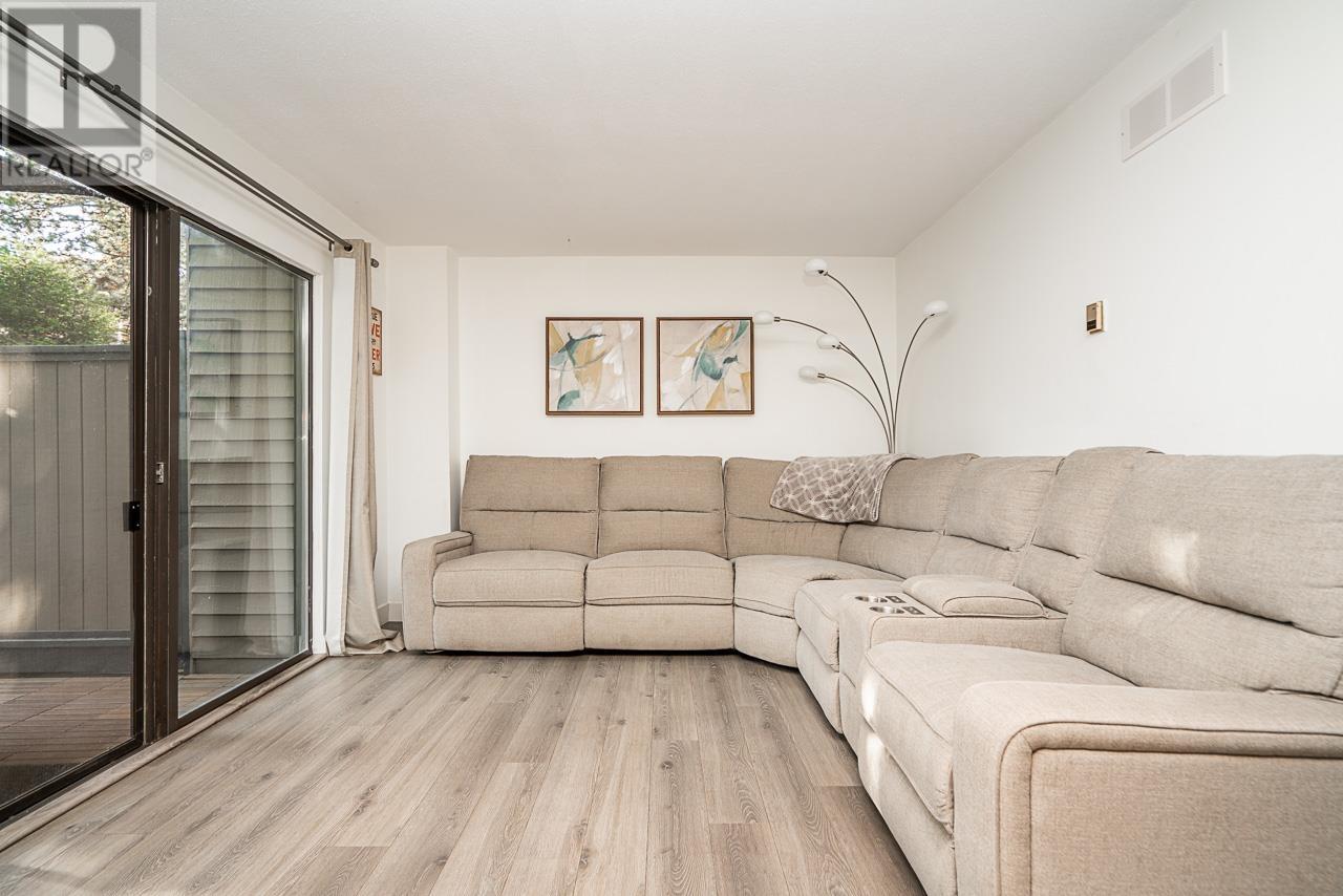 8562 Wilderness Court, Burnaby, British Columbia  V5A 4B2 - Photo 3 - R2829234