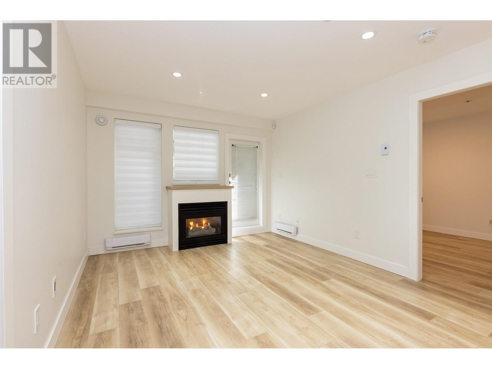 105 1190 Eastwood Street, Coquitlam, British Columbia  V3B 7S1 - Photo 4 - R2816033