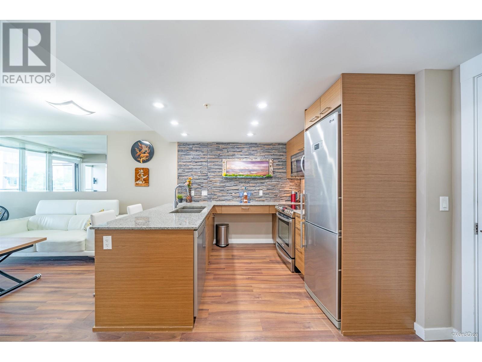 509 135 E 17th Street, North Vancouver, British Columbia  V7L 0C4 - Photo 5 - R2829309