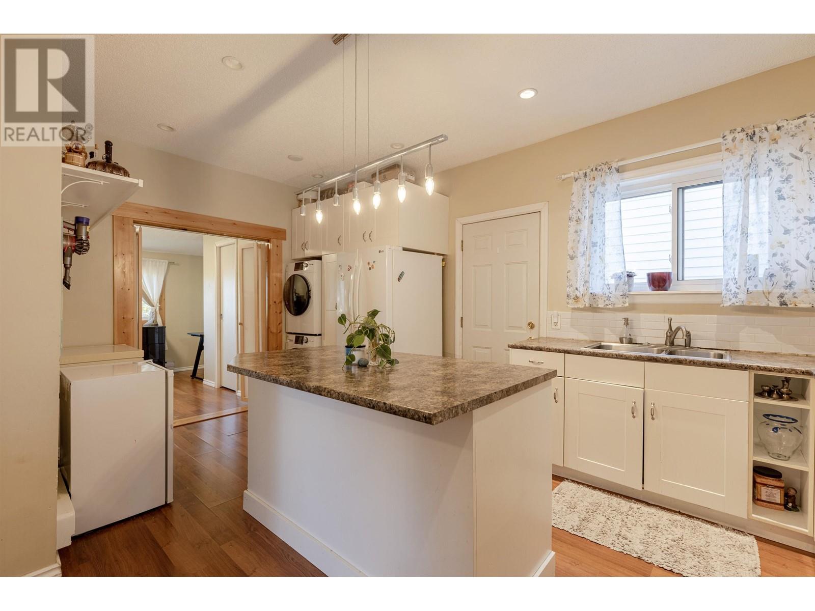 4368 Windsor Street, Vancouver, British Columbia  V5V 4P4 - Photo 4 - R2828756