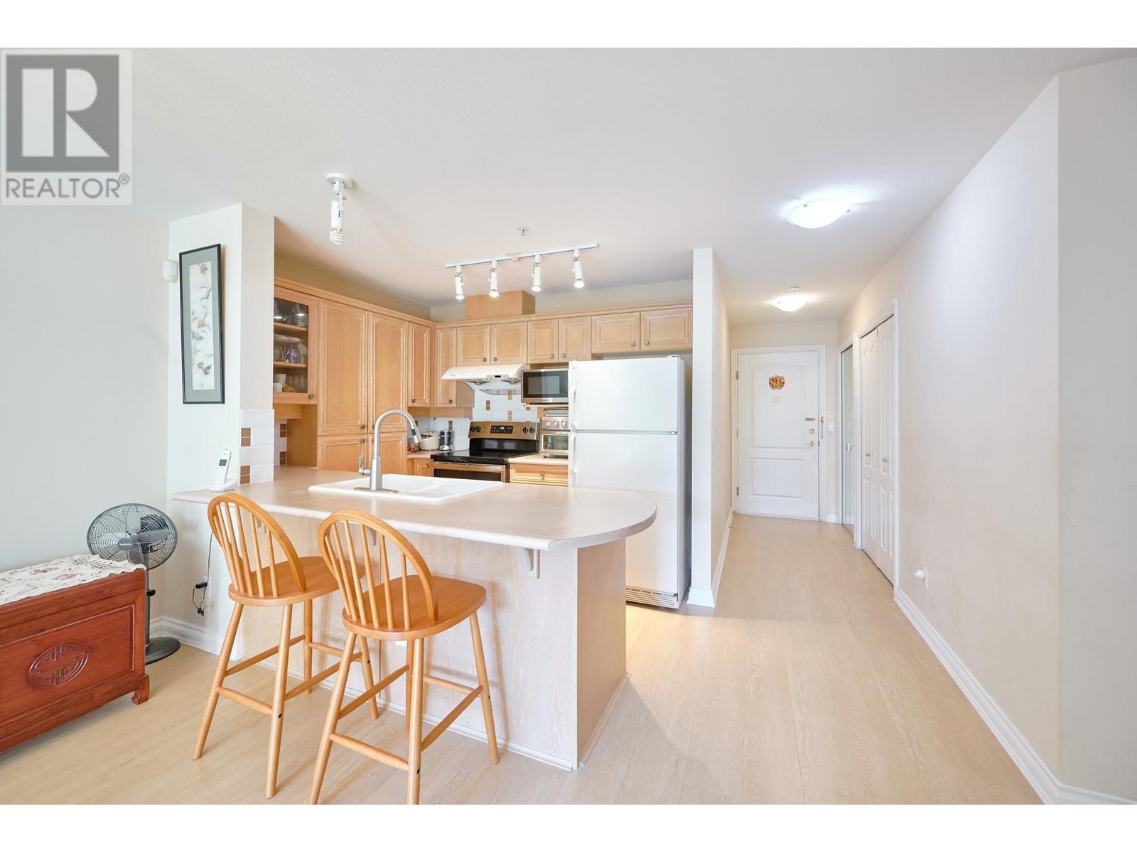 205 988 W 54th Avenue, Vancouver, British Columbia  V6P 1M9 - Photo 4 - R2829412