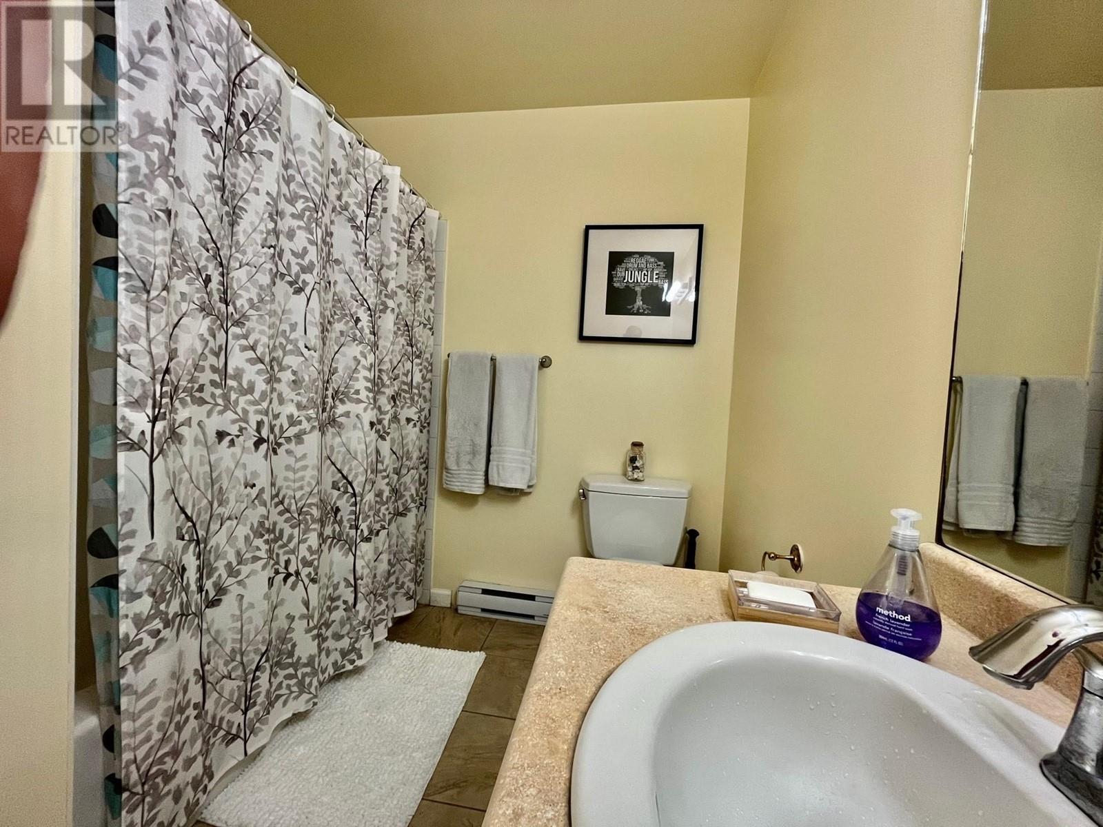 301 624 Shaw Road, Gibsons, British Columbia  V0N 1V8 - Photo 10 - R2829423