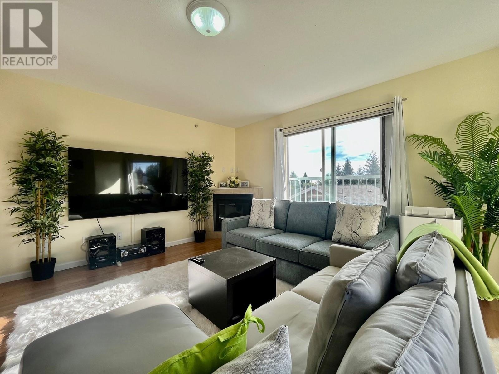 301 624 Shaw Road, Gibsons, British Columbia  V0N 1V8 - Photo 4 - R2829423